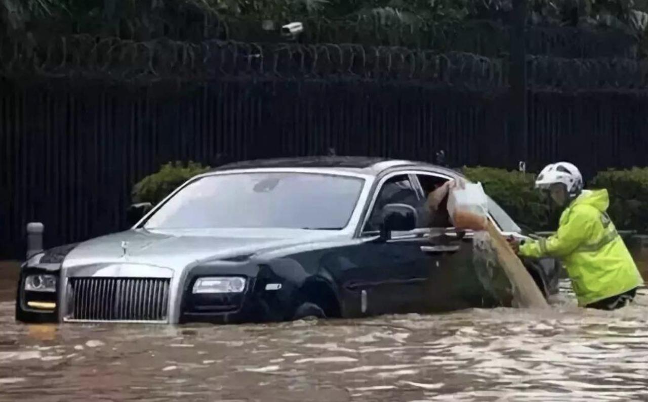 涉水险包含在车损险里面吗什么时候有的(车损险包括哪些险种)